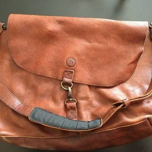 Duluth Trading Co Lifetime Leather Messenger Bag